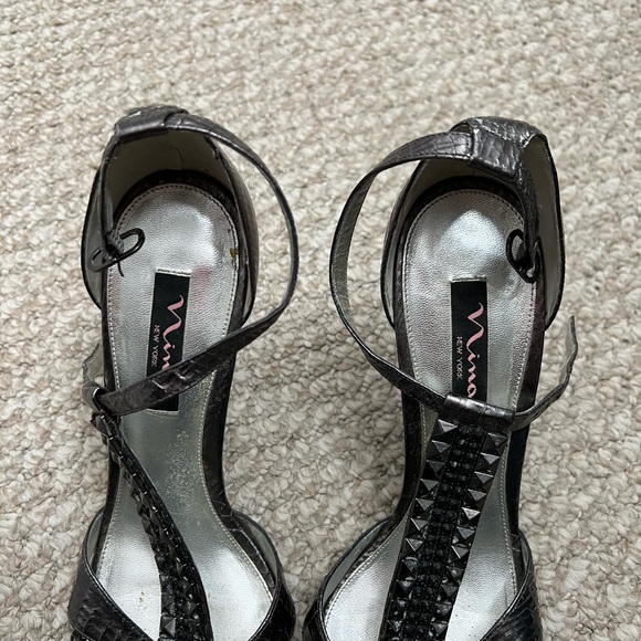 Nina strappy metal gray silver black heels size 10 - Picture 4 of 7